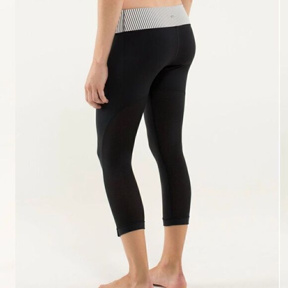 Lululemon Journey Crop - Picture 1 of 7